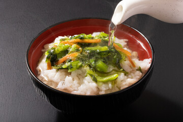 野沢菜昆布の茶漬け