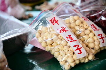 The lotus seeds in the photo are crucial ingredients in Taiwan, widely used in savory dishes like 