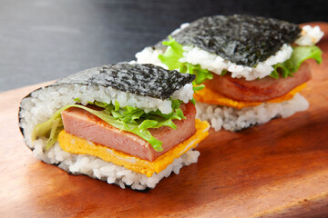 三川食堂で味わう沖縄県石垣市の魅力と食文化