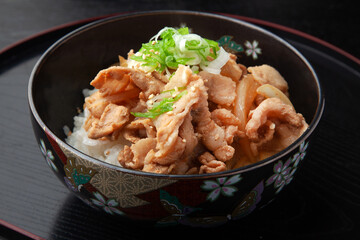 豚バラ丼