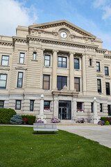 DeKalb County Courthouse Architecture and Lawn, Ground-Level View