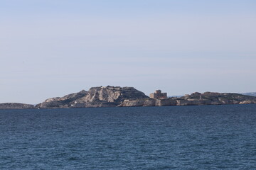 Fototapeta na wymiar îles du frioul et château d'If à Marseille
