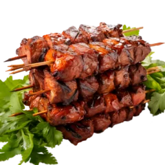 Souvlaki de pollo y cerdo, kebab döner. Brochetas de carne a la parrilla aislados en transparente. © C.Castilla