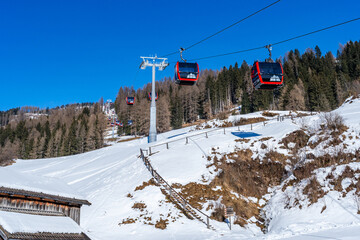 Helmjet Sexten cable cars in Sesto-Sexten in the winter, South Tyrol, Italy - obrazy, fototapety, plakaty