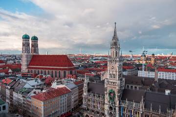 Fototapeta premium View on Marienplatz city hall (Neues Rathaus) in Munich (Germany).