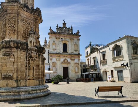 Piazza Salandra, located in Nard&ograve; (Puglia, Italy),is a true gem of Baroque architecture. This space represents the beating heart of the city,surrounded by historic buildings and charming atmosphere