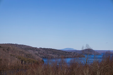 Obraz premium distant mountain over lake