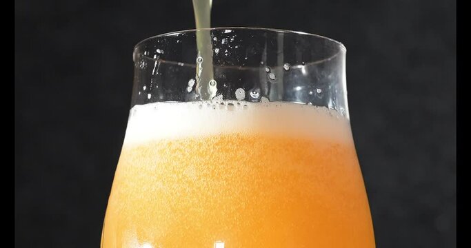 IPA Beer Pour