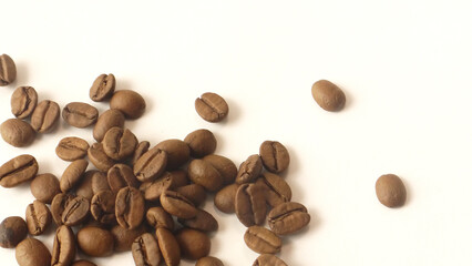 まとめて置かれたコーヒー豆