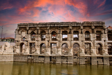 Fototapeta premium Basilica Therma is an ancient Roman spa town located in the Yozgat province of Turkey. The bath was built in the 2nd century and used in Byzantine, Selcuk and Ottoman periods .