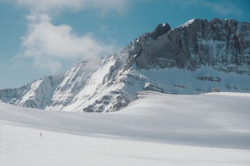 Fototapeta premium snow covered mountains