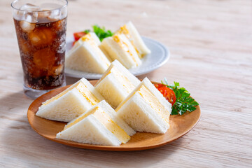 タマゴサンドとコーラ