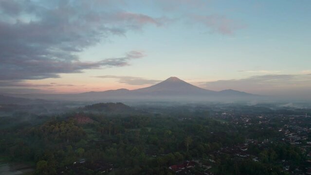 Borobudur with Merapi Volcano, Java Indonesia
Sunrise Panorama Droneflight -with parallax effect-