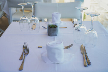 Table setting in restaurant