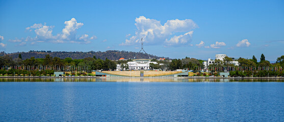 Obraz premium Parliament House of Australia on Capital Hill, as seen from the Molonglo River in Canberra, Australian Capital Territory