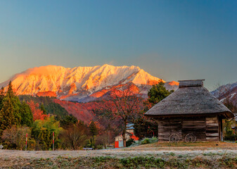 晩秋の大山,里山風景(鳥取県日野郡江府町御机)