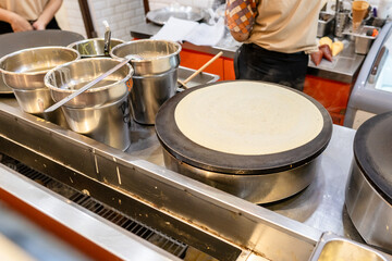 Making delicious crepes