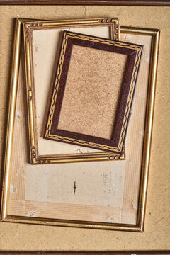 Antique Wood Frames: Decorative Pieces Infused with History