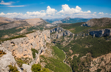 The Verdon canyon and Gorge in the Verdon Natural Regional Park, France. Panoramic view at sunny day.- 742994377
