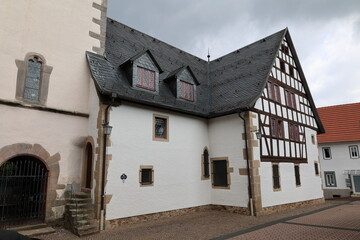 Fototapeta na wymiar Historisches Fachwerkhaus in Altstadt von Wächtersbach in Hessen 