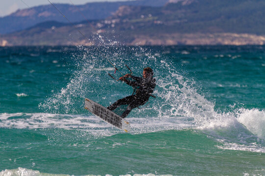Kitesurfing