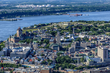 Obraz premium Vue aérienne de la ville de Québec et de la cité Parlementarie
