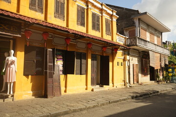 Naklejka premium City view of Hoi An Ancient Town in Vietnam - ベトナム ホイアンの街並み
