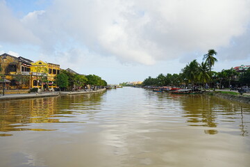 Obraz premium City view of Hoi An Ancient Town in Vietnam - ベトナム ホイアンの街並み 