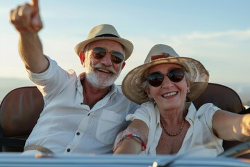 Obraz premium Adventurous senior couple on holiday