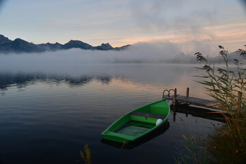 Fischerboot auf Hopfensee im Allgäu