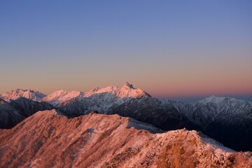 燕山荘から見える槍ヶ岳方面の雪景色 [長野県]