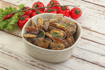 Vongole shellfish mollusc clem with butter