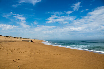 plage, mer, sable, ciel, oc&eacute;an, eau, c&ocirc;te, paysage, &eacute;t&eacute;, vague, nuage, nature, vague, horizon, nuage, bleu, voyage, vacances, rivage, vacances, soleil, tropical, surf, jour, blanc