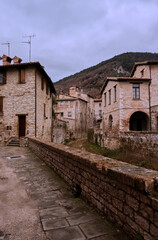 Fototapeta na wymiar A street in the historic center of Gubbio.