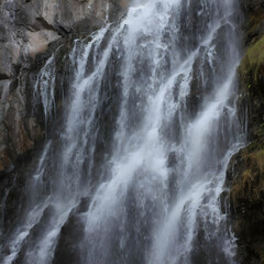 Fototapeta premium waterfall in the mountains ai generative 