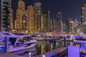 Dubai Marina at night - 743978985