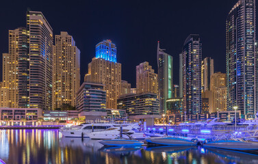Dubai Marina at night - 743979163