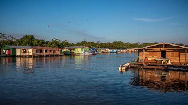 Panoramic aerial view of the Catal&atilde;o community, made up of floating houses based on the venacular architecture of the peoples of the Brazilian Amazon, near the city of Manaus (AM).