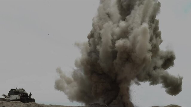 E4, Slow motion recorded dust explosion 50-meter height.