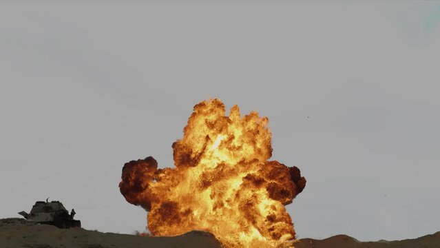 E12, Slow motion recorded gas explosion 40-meter height.