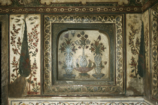 AGRA, UTTAR PRADESH / INDIA - FEBRUARY 27, 2012 : INLAID WORK OF MARBAL STONE ON WALL OF ITMAD UD DAULA (BABY TAJ).