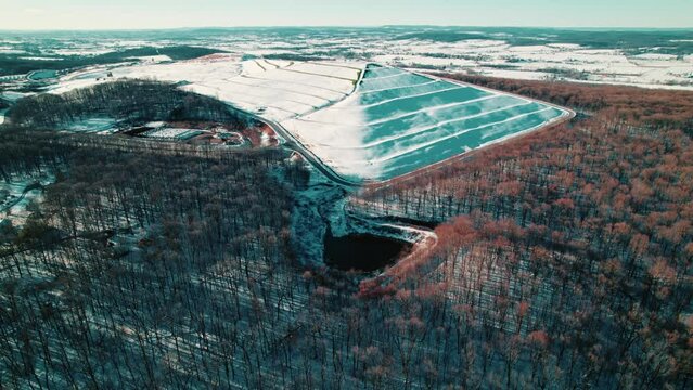 Narvon 's Winter Landscape: An Aerial View of Environmental Management. Pennsylvania, USA