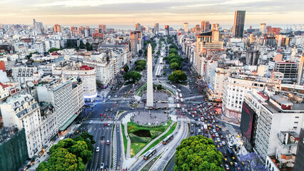 El obelisco visto por drone en la capital Buenos Aires, Argentina