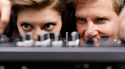 Close-up on DJs' shared musical concentration