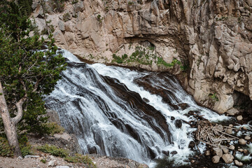 Obraz premium Gibbon Falls at Yellowstone National Park during summer