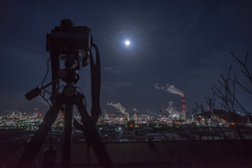 日本の岡山県倉敷市の水島コンビナートの美しい工場夜景 - obrazy, fototapety, plakaty
