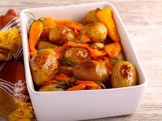 Roast potatoes with pepper