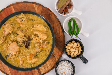 Chicken white Kuruma or Korma made from Indian spices and coconut milk. Also called chicken white korma. Good with rice, chapati and parota.