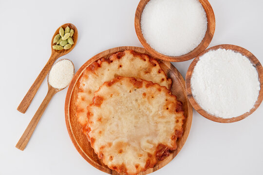 Fresh sooji sweet appam recipe, made with rava and maida. Rava sweet appam recipe for evening snakes or team time snack. Delicious South Indian sweet appam.