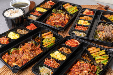 Stir-fried spicy pork, set meal, squid, pork belly, bulgogi, beef, lunch box, side dish, pumpkin pancake, sausage, bean sprouts, lotus root stew, kimchi, seaweed soup, rice